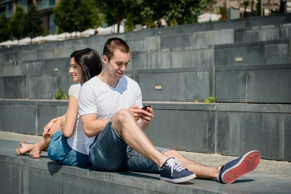 Mobilidade - estilo de vida de casal — Fotografia de Stock