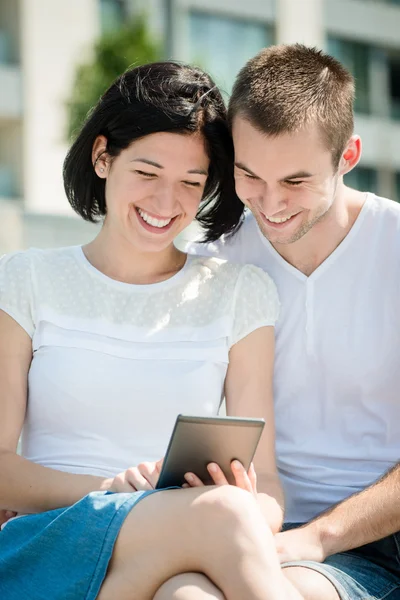 Pareja feliz juntos — Foto de Stock