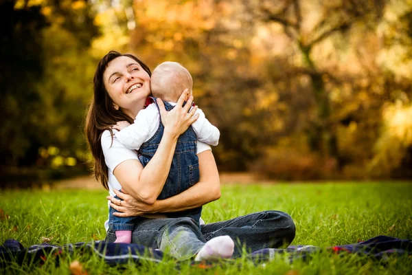 Anne ve bebek — Stok fotoğraf