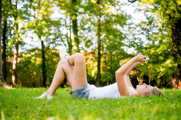 Teen girl - modern world — Stock Photo, Image