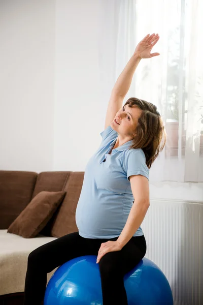 Exercise at pregnancy — Stock Photo, Image