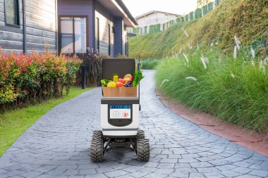 Özerk robotlar müşterilere yiyecek dağıtır. Akıllı yapay zeka teknolojisi konsepti.