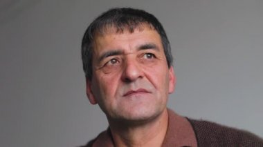 Yaşlı bir Hintlinin portresi.