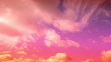 Gün batımı bulutları canlı canlı zaman atlaması.