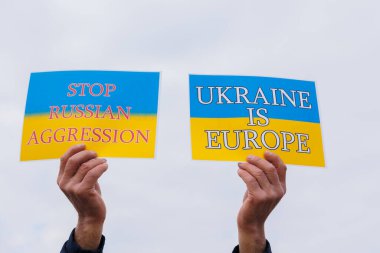 Kelimeler Rus saldırganını durdurur ve Ukrayna gökyüzünde Avrupa 'dır.