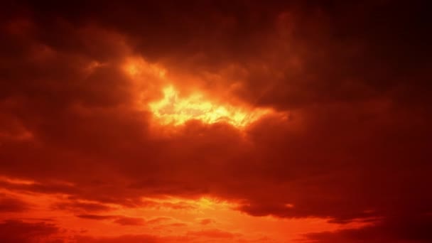 Sommaren pulserande dramatisk orange gyllene himmel tid förflutit. — Stockvideo