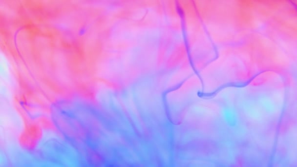 混合彩色油墨滴在水中慢动作4K — 图库视频影像