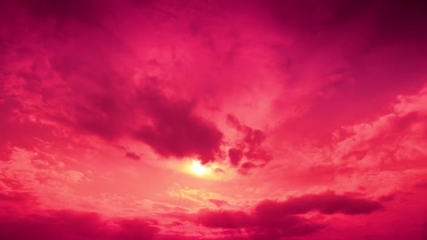 嵐や夏の背景の前に雲の悪天候と空の活気ある日没の時間の経過 雲の形を変える 日没時に雲が動く — ストック動画
