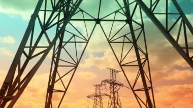 Gün batımında günbatımında elektrik direkleri üst üste yüksek voltajı ve elektrik hatlarını hızlandırır. Pylon, Elektrik, Trafo, Elektrik, Elektrik, Ulaşım, Endüstri, Enerji,