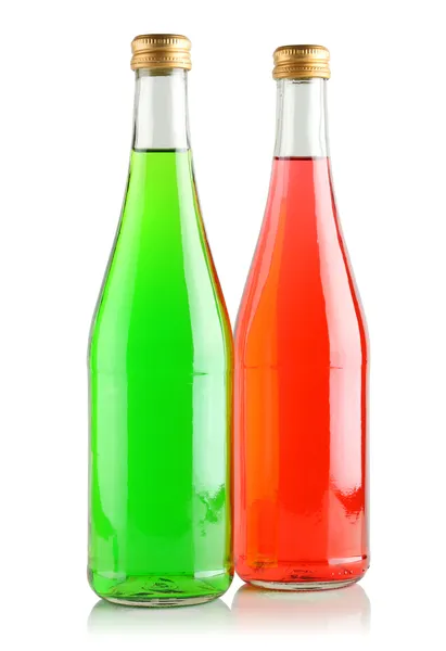 Drankjes in glazen flessen. — Stockfoto