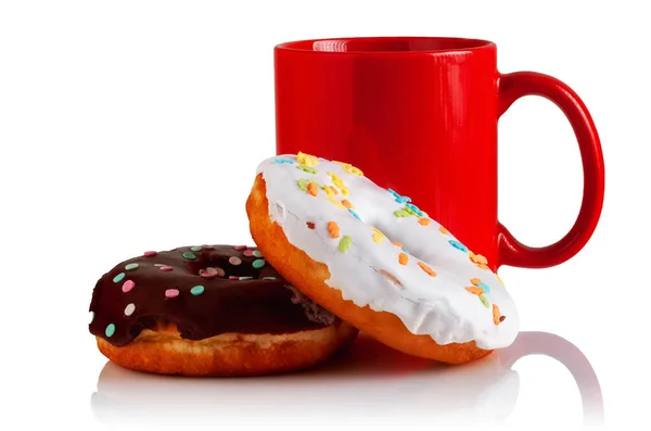 Zwei Süße Donuts Mit Zuckerguss Und Kaffee Auf Weißem Hintergrund — Stockfoto