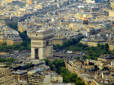 Eyfel Kulesi Paris şehir havadan görünümü