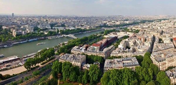 Paris ville et seine vue sur la rivière depuis la tour Eiffel — Photo