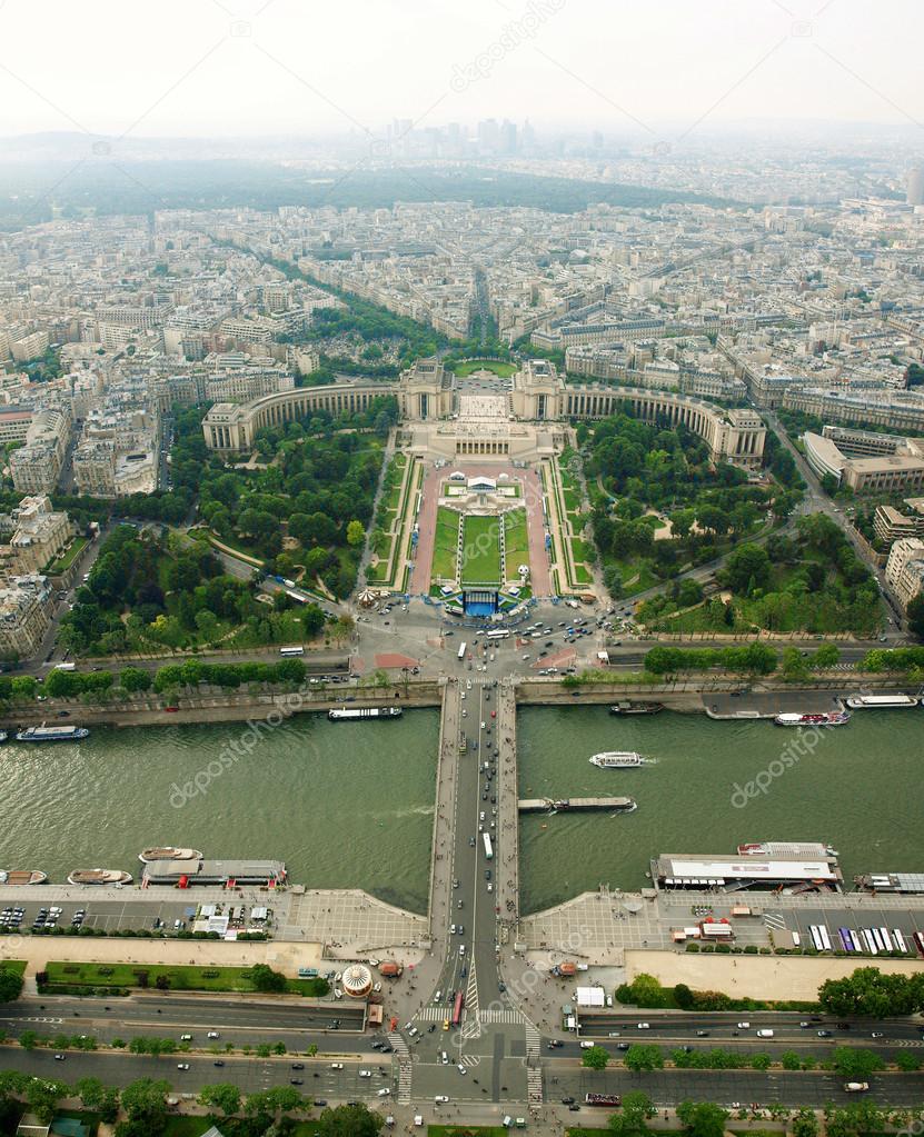 Beautiful places of Paris city - Jardins du Trocadero