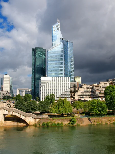 Villes européennes vie. Les gratte-ciel de Paris — Photo