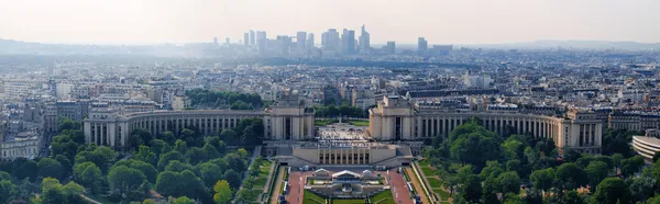 View from Eiffel tower to the Paris city — Stock Photo, Image