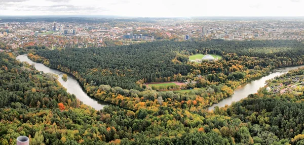 Letecký pohled na město vilnius z televizní věže — Stock fotografie