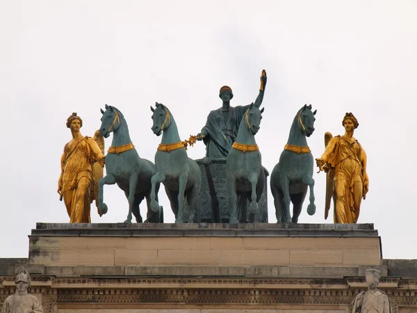 Paris - arc de triomphe du atlıkarınca — Stok fotoğraf