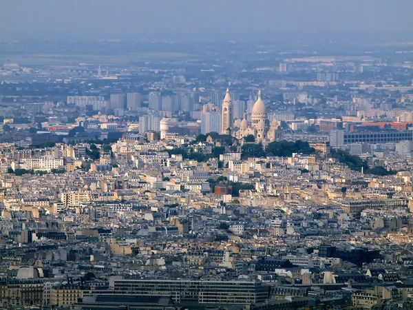 Telhados de Paris com Basilique du Sacre Coeur — Fotografia de Stock