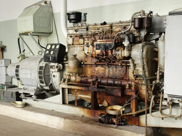Oude diesel generator — Stockfoto