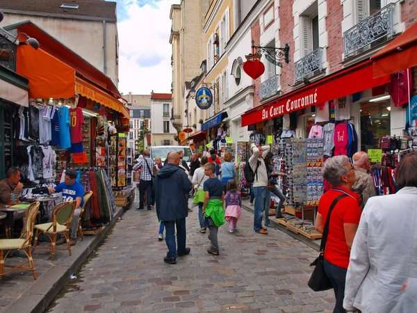 Nella strada di Motmartre. Parigi. Francia 2012 06 19 — Foto Stock