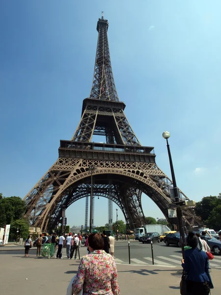 Tour Eiffel c'est l'une des tours les plus importantes du monde — Photo