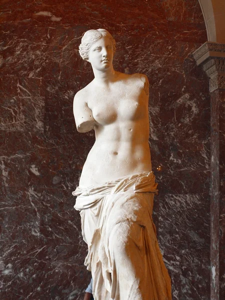 Luwr posąg Wenus de Milo jest jednym z najważniejszym rzeźba świata — Zdjęcie stockowe