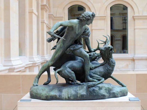 Hunter sculpture in the Louvre museum. June 21, 2012. Paris — Stock Photo, Image