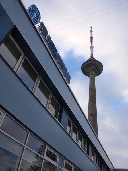 Torre de televisión de Vilna. Lituania. Diciembre 14 por la tarde, 2012 — Foto de Stock