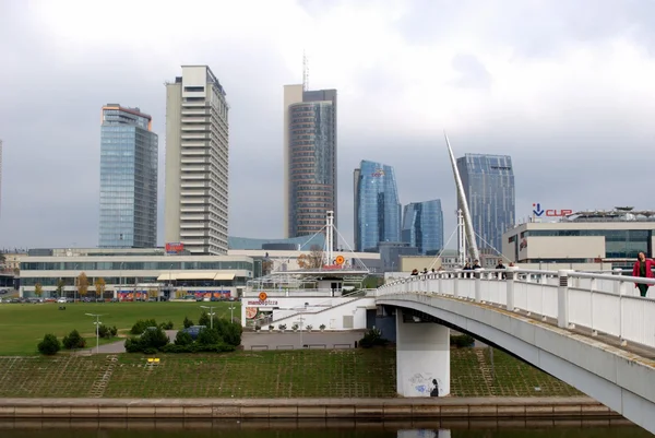 Nová moderní mrakodrapy ve Vilniusu — Stock fotografie