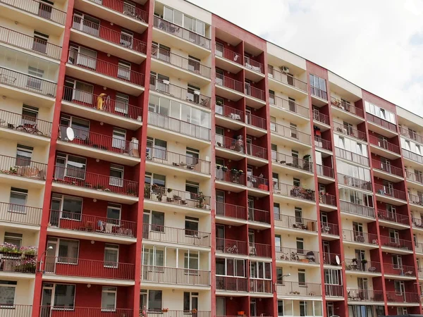 Vilnius vandaag. nieuwe gebouwen op perkunkiemis. — Stockfoto