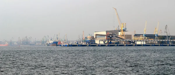 Klaipeda harbour with cranes. Lithuania — Stock Photo, Image