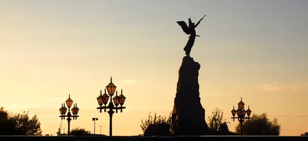 Monumentet svart ängel i tallinn — Stockfoto