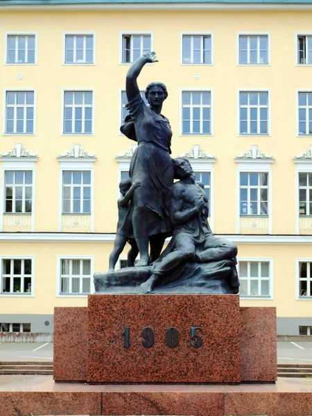 Monumento nella città di Tallinn — Foto Stock