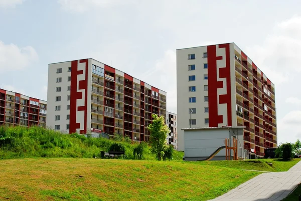 Vilnius hoje. Novos edifícios em perkunkiemis . — Fotografia de Stock