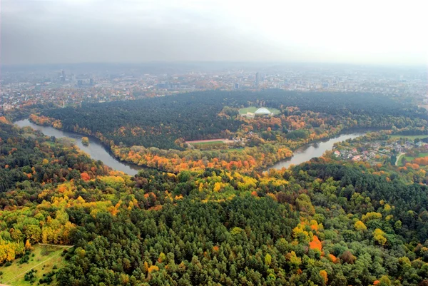 Vista aérea da cidade de Vilnius - Vista de olho de pássaro da capital lituana — Fotografia de Stock