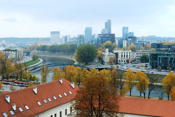 Vilnius sonbahar panorama gediminas Kalesi: — Stok fotoğraf