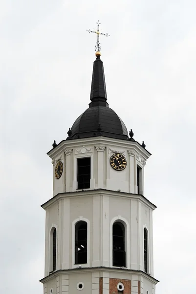 Klockstapeln på domkyrkans torg i vilnius — Stockfoto