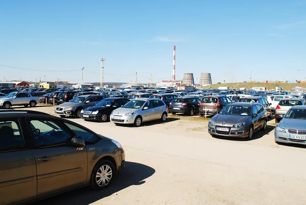 Mercado de coches usados de segunda mano en la ciudad de Vilna —  Fotos de Stock