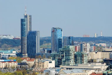 vilnius şehir tarihi kent merkezine ve modern binalar manzarayı