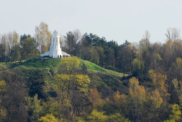 De heuvel van drie kruisen in vilnius — Stockfoto