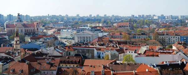 Pohled na staré vilnius z věže kostela — Stock fotografie