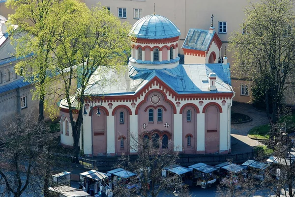 Utsikt över vilnius gamla från tornet av kyrkan — Stockfoto