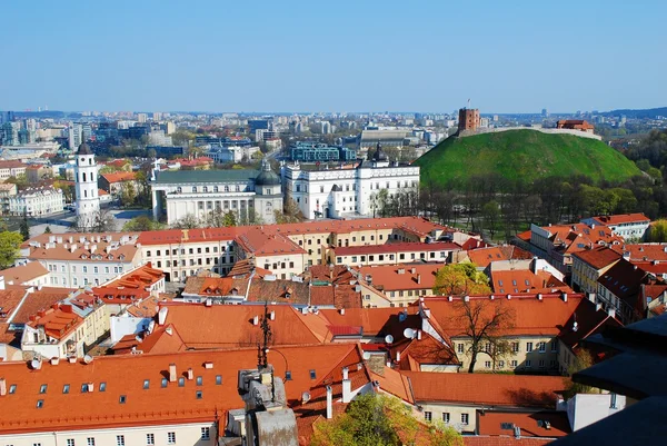 Centro de la antigua ciudad europea de Vilna en Lituania — Foto de Stock