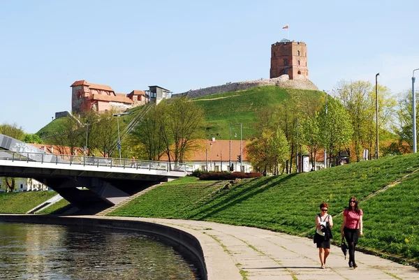 Fim de semana de primavera na antiga cidade de Vilnius — Fotografia de Stock