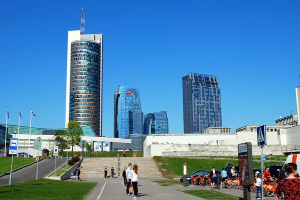 Teo wolkenkrabber in het centrum van de stad vilnius op 26 april 2014 — Stockfoto