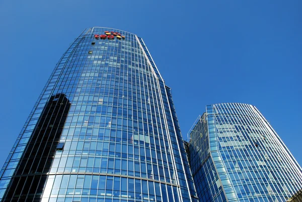 Teo 在 2014 年 4 月 26 日在维尔纽斯市中心的摩天大楼 — 图库照片