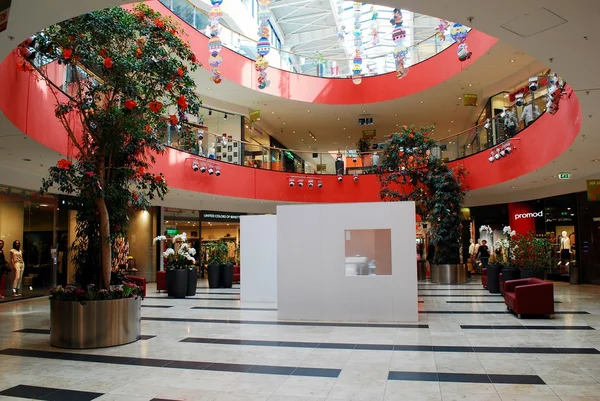 Vilnius Ozas schopping house centre internal view — Stock Photo, Image