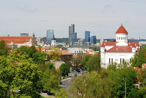 Pohled z ptačí perspektivy ve Vilniusu, staré a nové — Stock fotografie