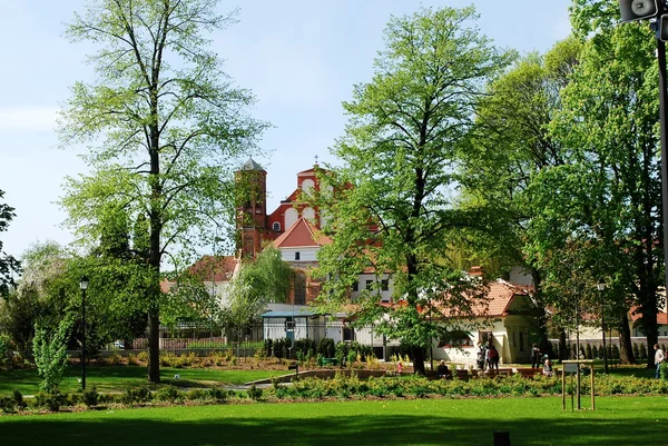 Uzupis park in vilnius stadt am mai. Litauen — Stockfoto